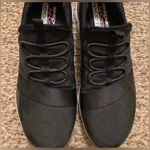 Women’s Skechers Sneakers Memory Foam Black Size 9.5 New
